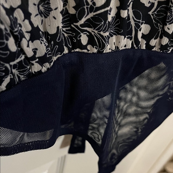 Socialite Monochrome Floral Mesh Bodysuit - Picture 4 of 4